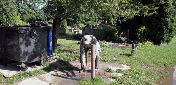 Klaipėdos kapinėse įjungtas vandens tiekimas