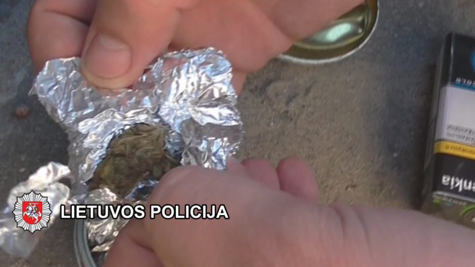 Vasarą Klaipėdos policija pradėjo 30 tyrimų dėl narkotikų