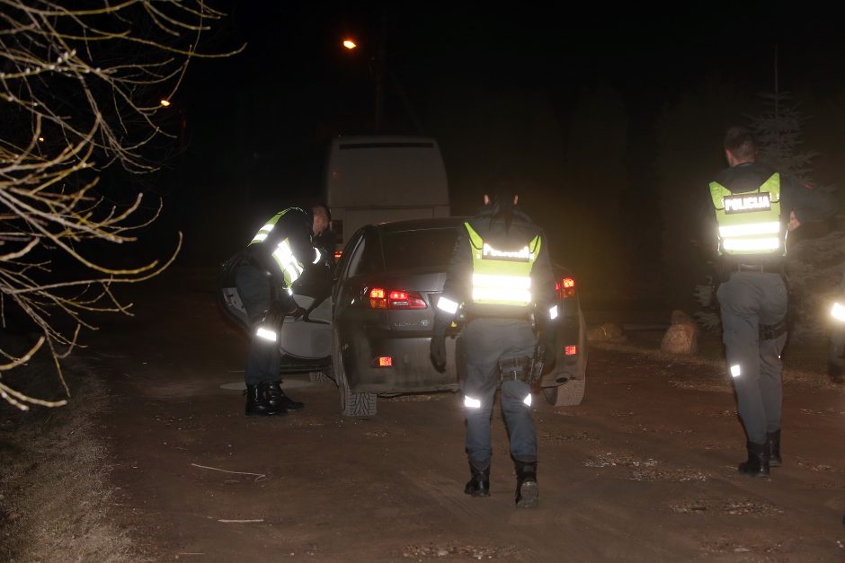 Kaune pareigūnai girtą vairuotoją stabdė šūviais (įvykio liudininko pasakojimas)