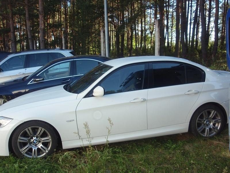 Baltarusis vairavo Jungtinėje Karalystėje pavogtą BMW