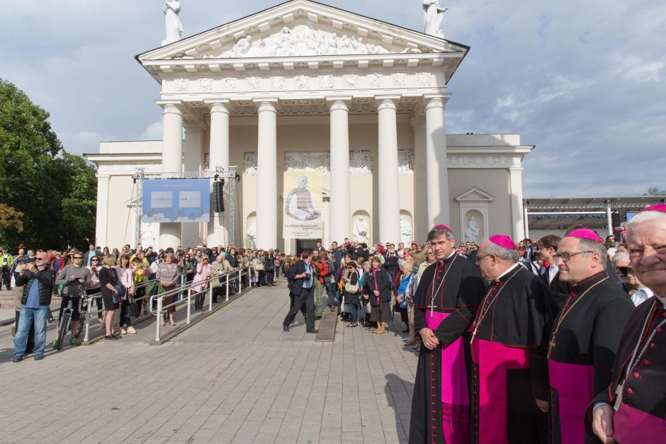 Į Vilnių atvežtas T. Matulionio sarkofagas