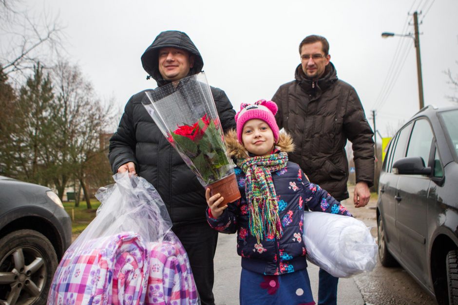 Geraširdžiai pravirkdė skurdžiai gyvenančią šeimą