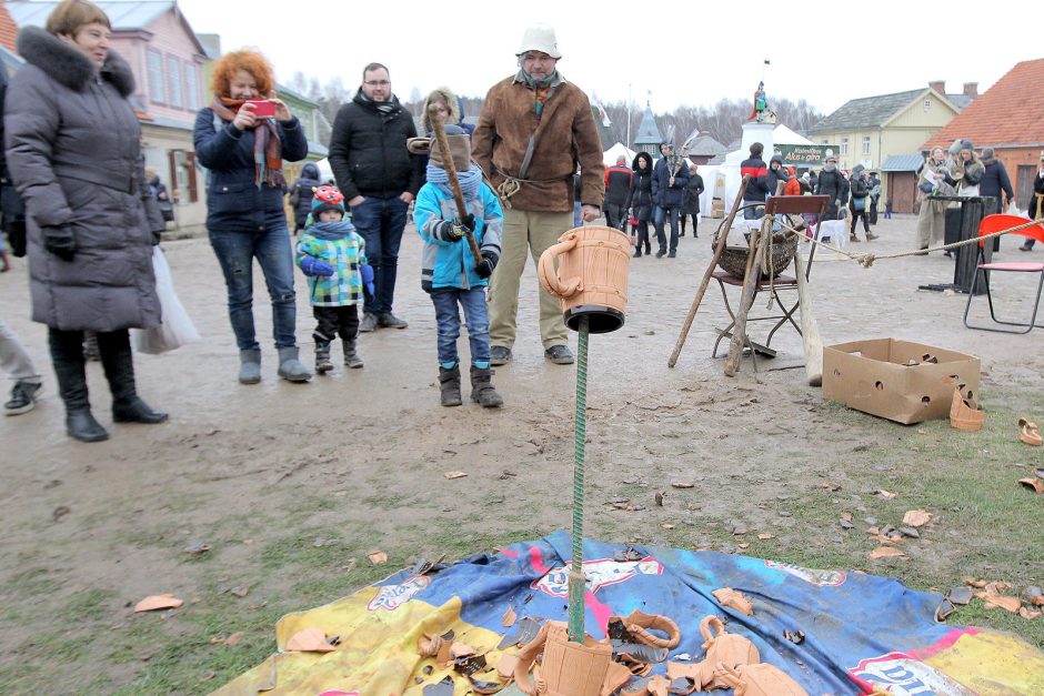 Neeilinės Užgavėnės: varyti žiemos nereikėjo – ji pati pabėgo