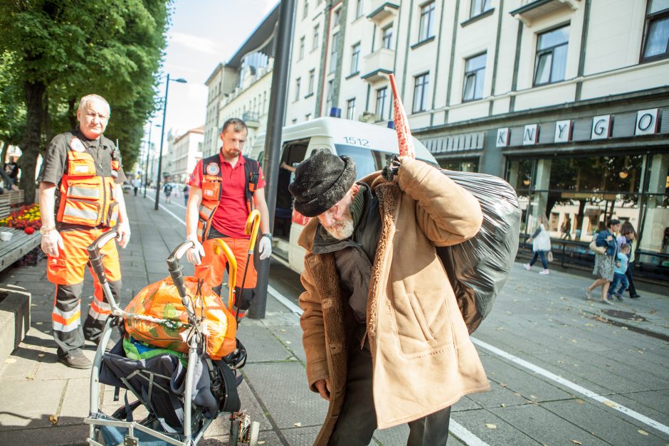 Kam rūpi senolis ant Laisvės alėjos suolelio? 