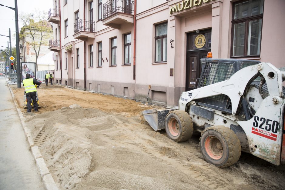 Darbai Vytauto prospekte