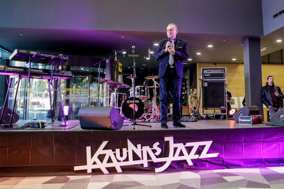 „Kaunas Jazz“ startavo koncertu autobusų stotyje