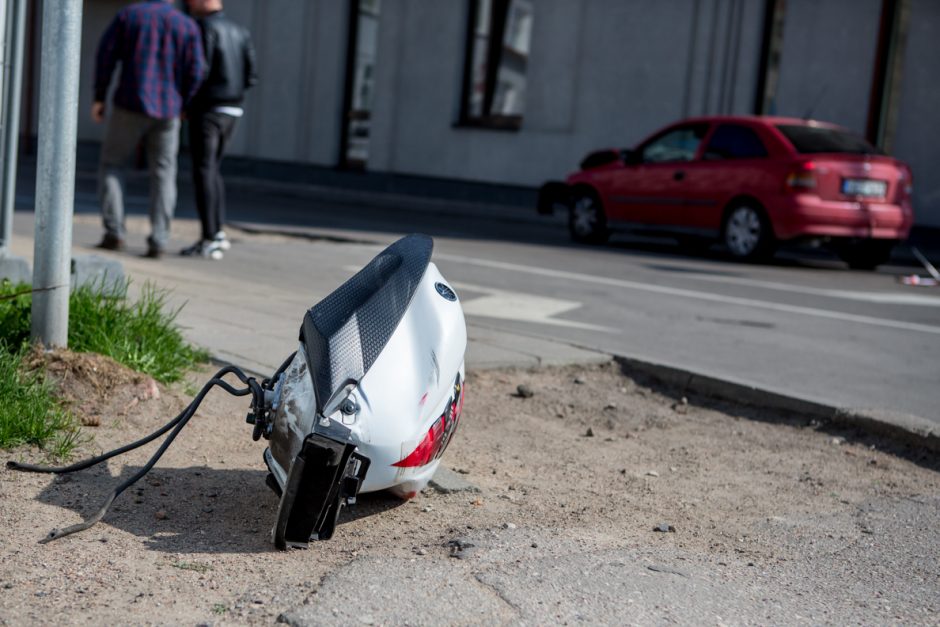 Kauno centre – motociklo ir automobilio avarija