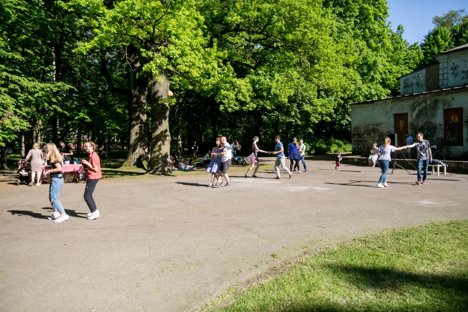 Piknikas Vytauto parke – tarpukario dvasios ritmu 