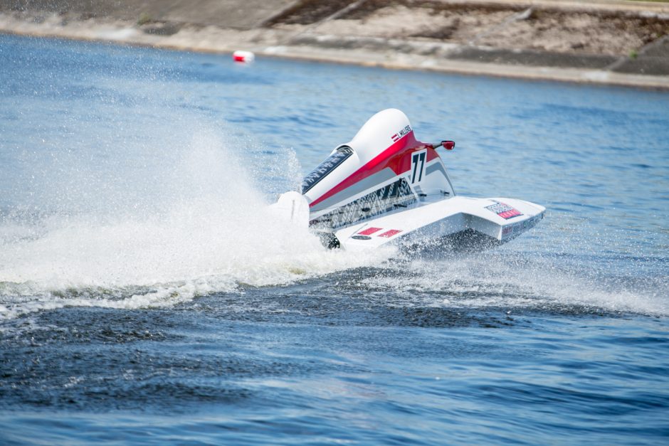 F2 vandens formulių lenktynės: E. Riabko aplenkė tik italas 