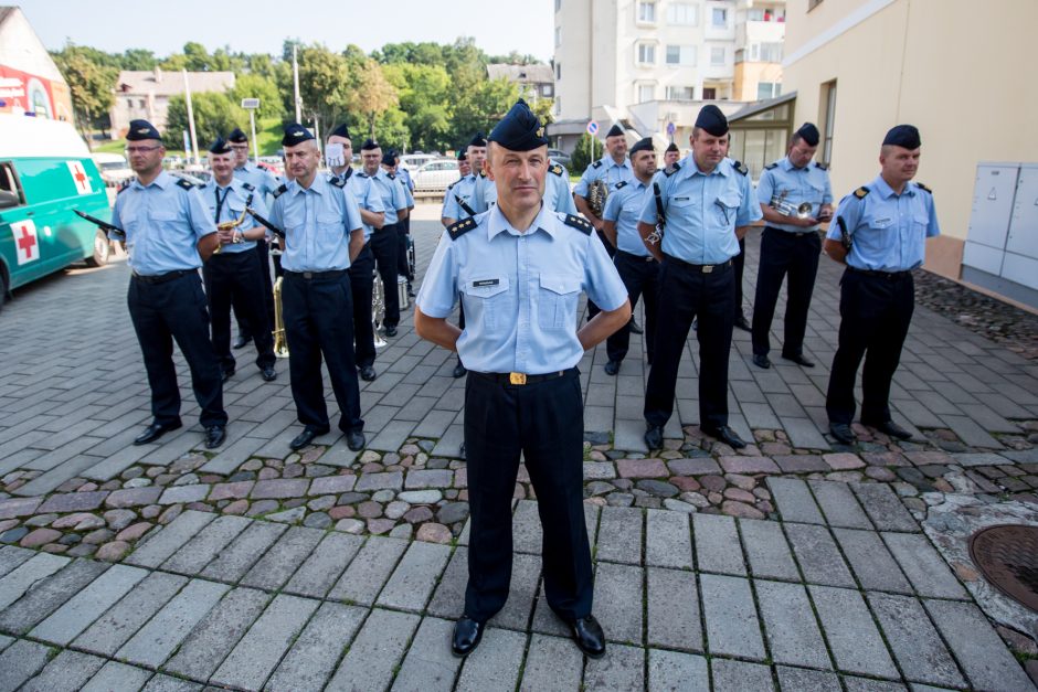 Istorinės Prezidentūros kiemelyje – leitenantų priesaika