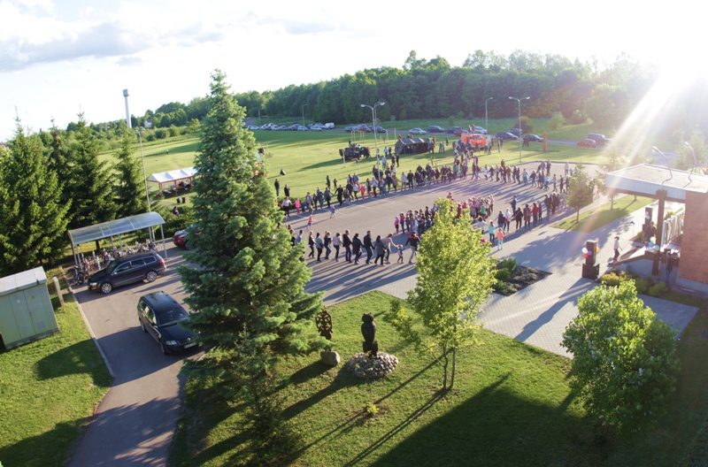 Vaikų gynimo dieną Neveronys šventė taiką