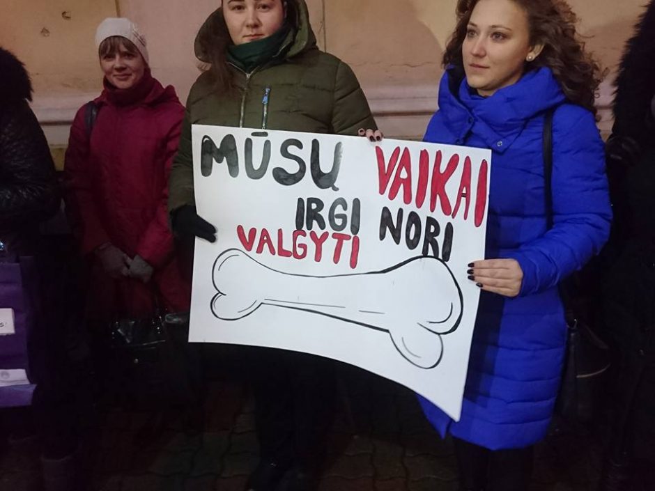 Seimo komitetas siūlo didinti socialinių darbuotojų algas