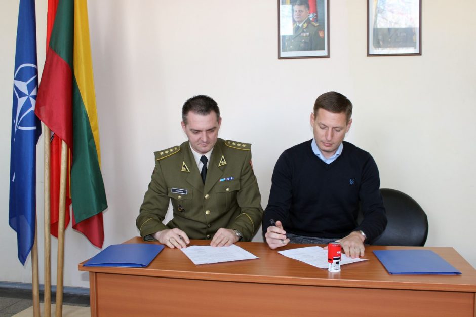 „Stumbras“ bendradarbiaus su Lietuvos kariuomene