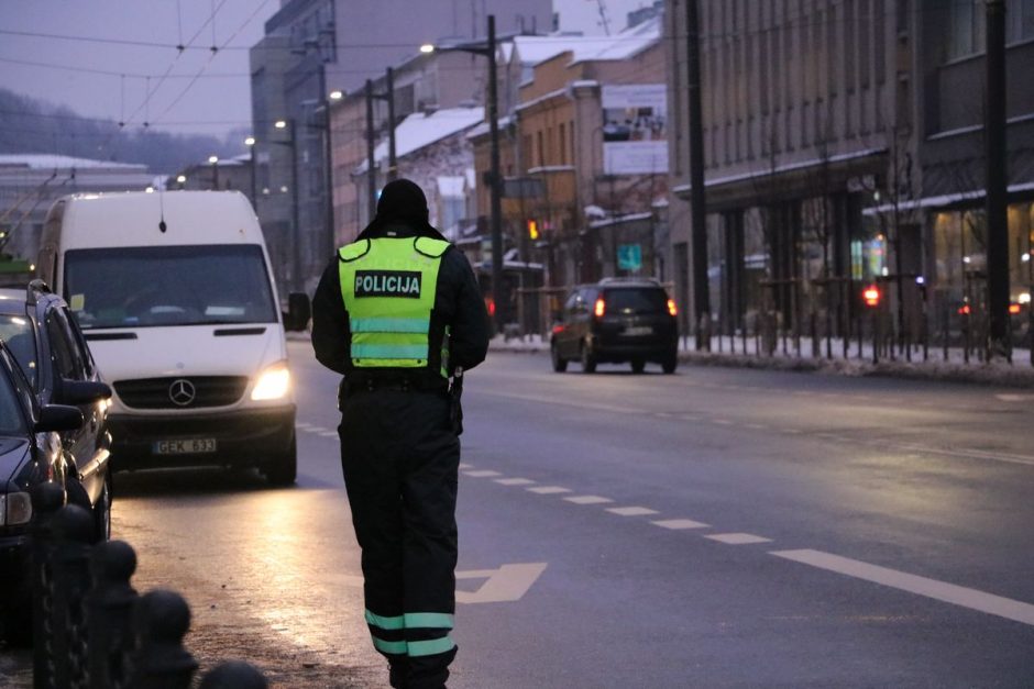 Pareigūnų patikrinimas Kaune: baudomis apipylė skubėjusius „A“ juosta 