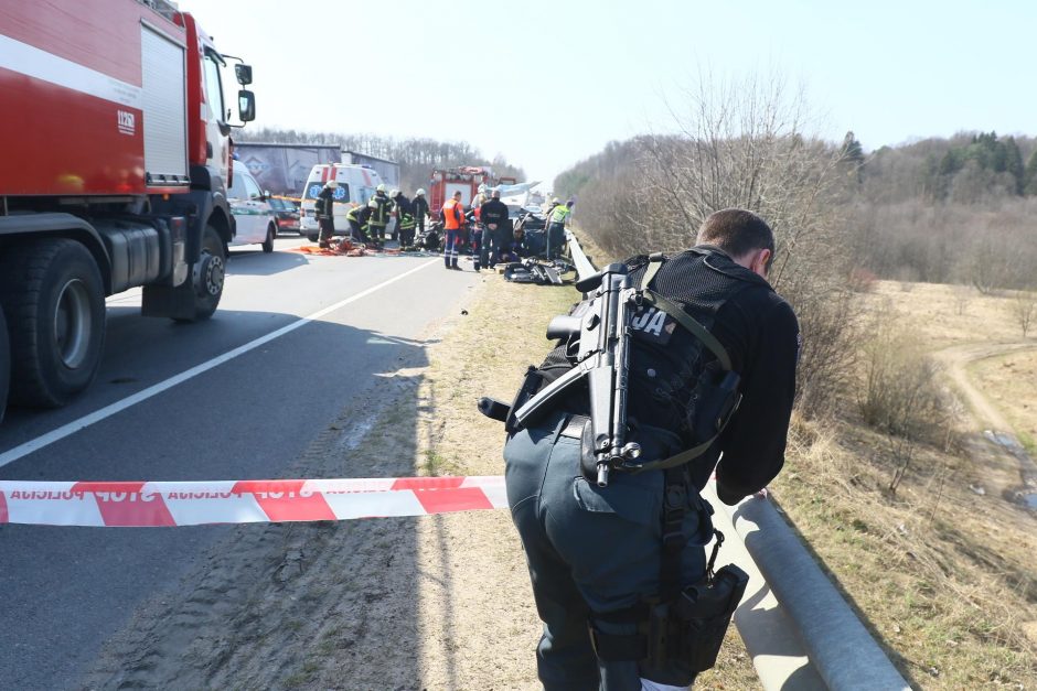 Tragiška avarija sostinėje: žuvo lengvojo automobilio vairuotojas