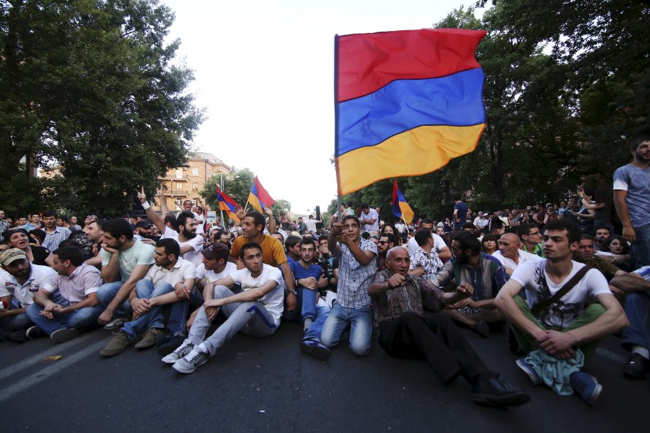 Armėnijoje policija griežtomis priemonėmis išvaikė protestą dėl brangusios elektros