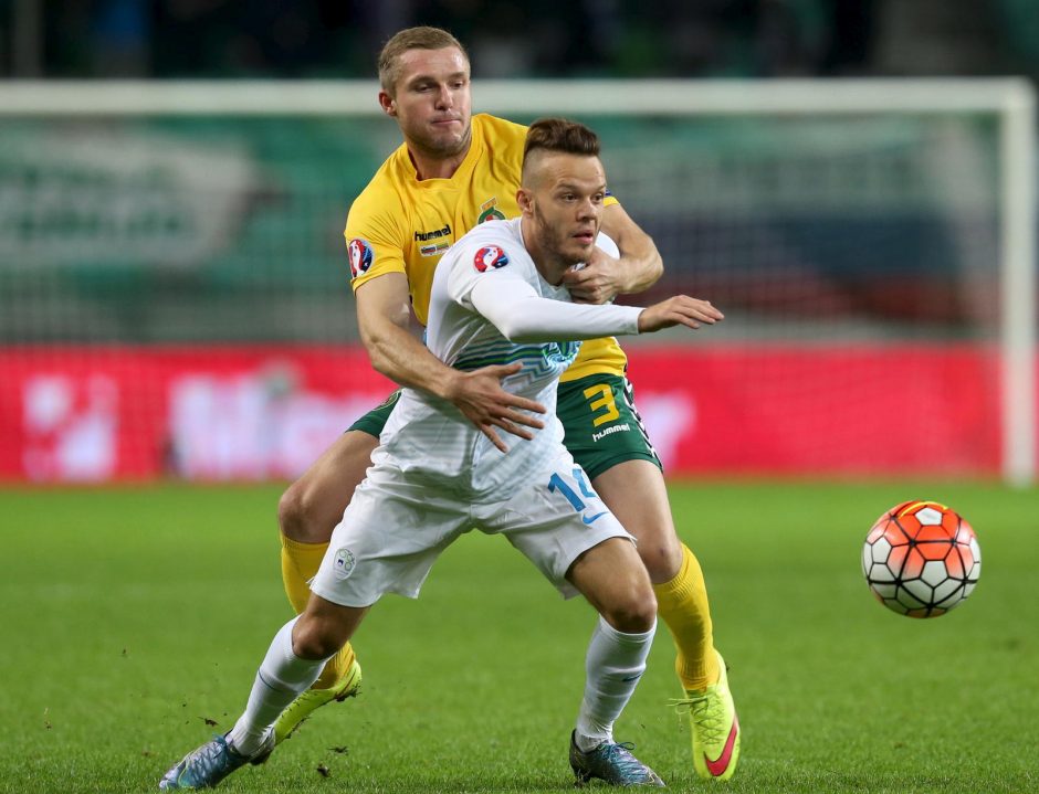 Lietuvos futbolininkai svečiuose pasidalijo po tašką su slovėnais