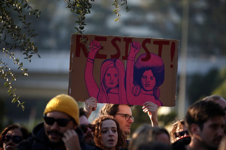 Moterys protestuoja prieš D. Trumpą