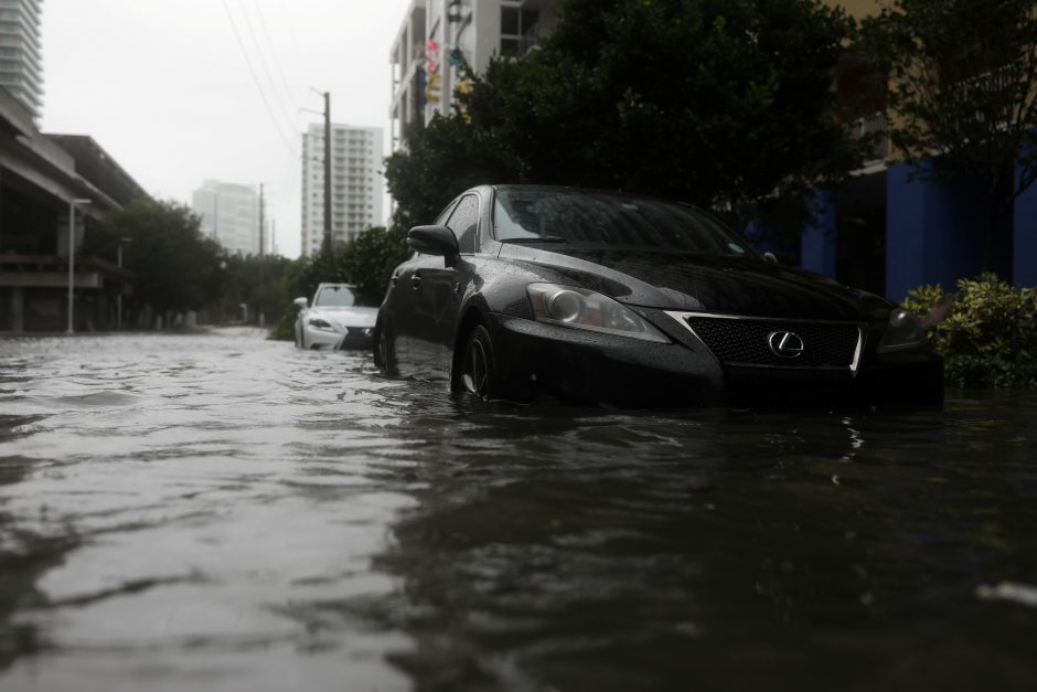 Nusilpęs uraganas „Irma“ Floridoje padarė didžiulių nuostolių