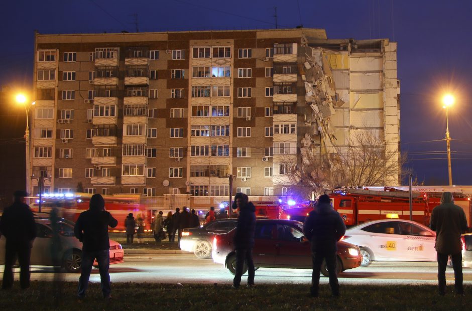 Iževske sugriuvo devynaukščio namo dalis, žuvo šeši žmonės