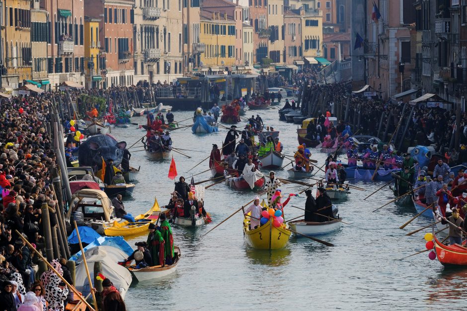 Venecijoje įsibėgėjo tradicinis karnavalas