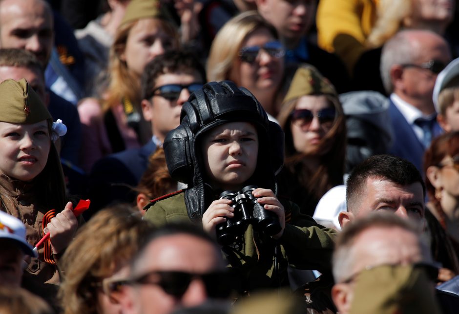 Pergalės dienos parade Maskvoje – naujos ginkluotės demonstracija