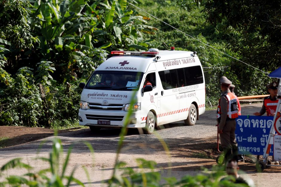 Tęsiama gelbėjimo operacija Tailando urve: iš viso išgelbėti aštuoni vaikai