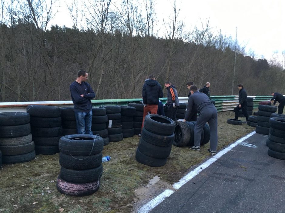 Motociklininkai nerimsta – „Nemuno žiede“ organizuojama talka