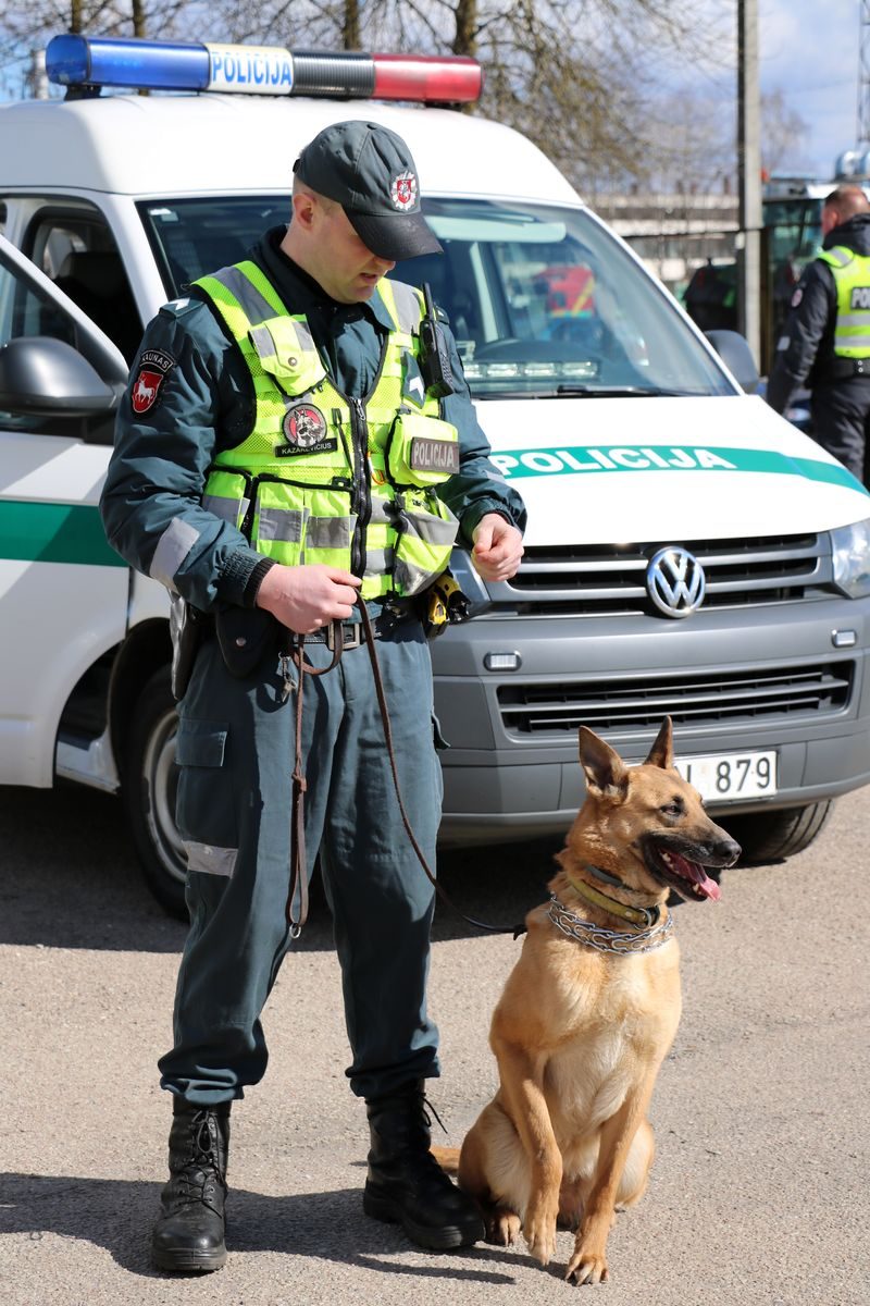 Kauno policija plačiau atvėrė duris