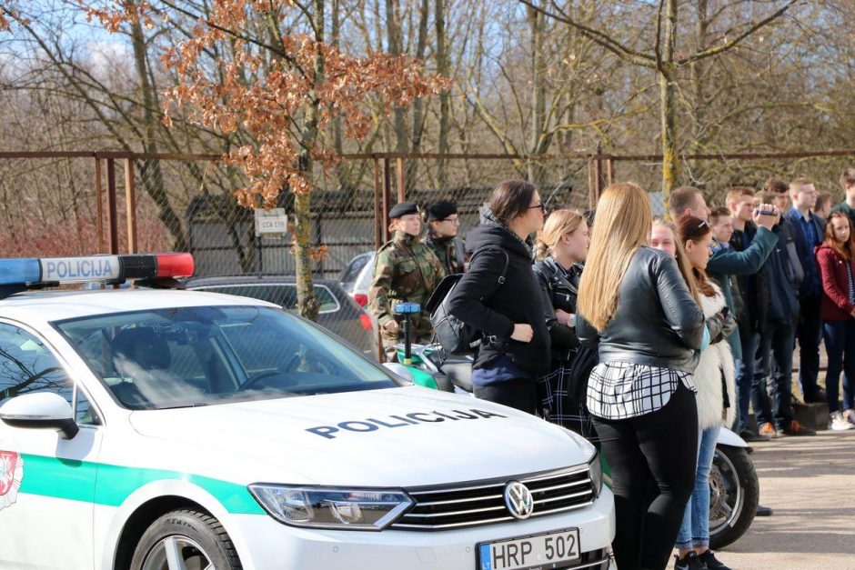 Kauno policija plačiau atvėrė duris