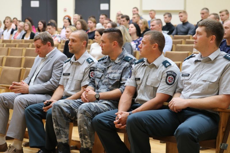 Policijos mokykloje daugėja merginų