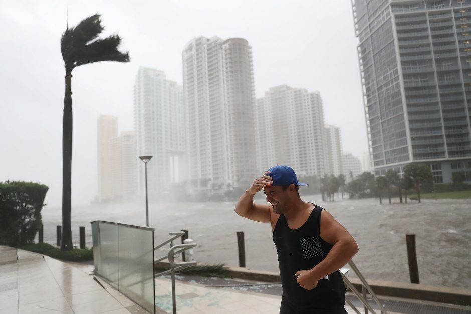 Nusilpęs uraganas „Irma“ Floridoje padarė didžiulių nuostolių