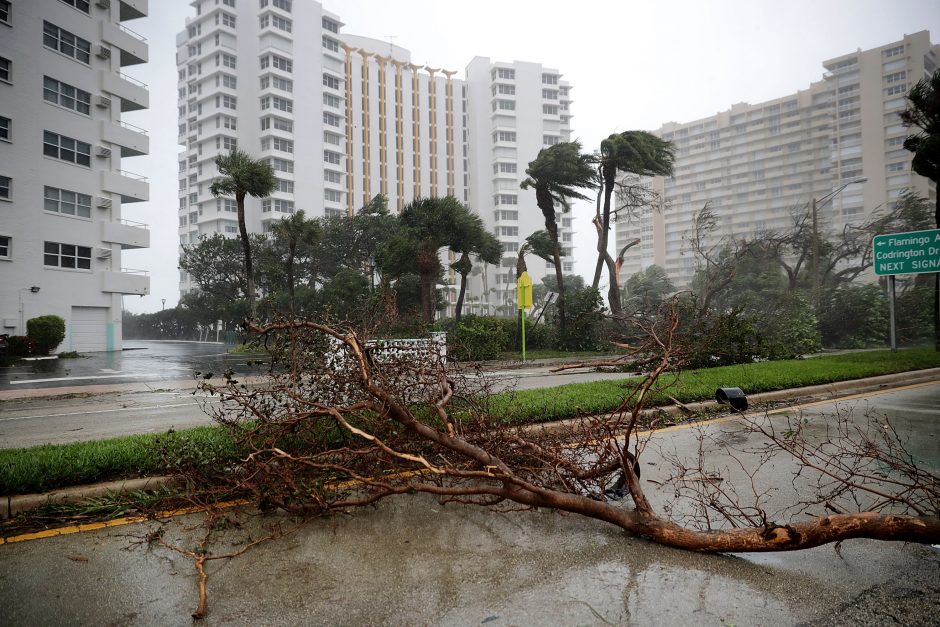 Nusilpęs uraganas „Irma“ Floridoje padarė didžiulių nuostolių