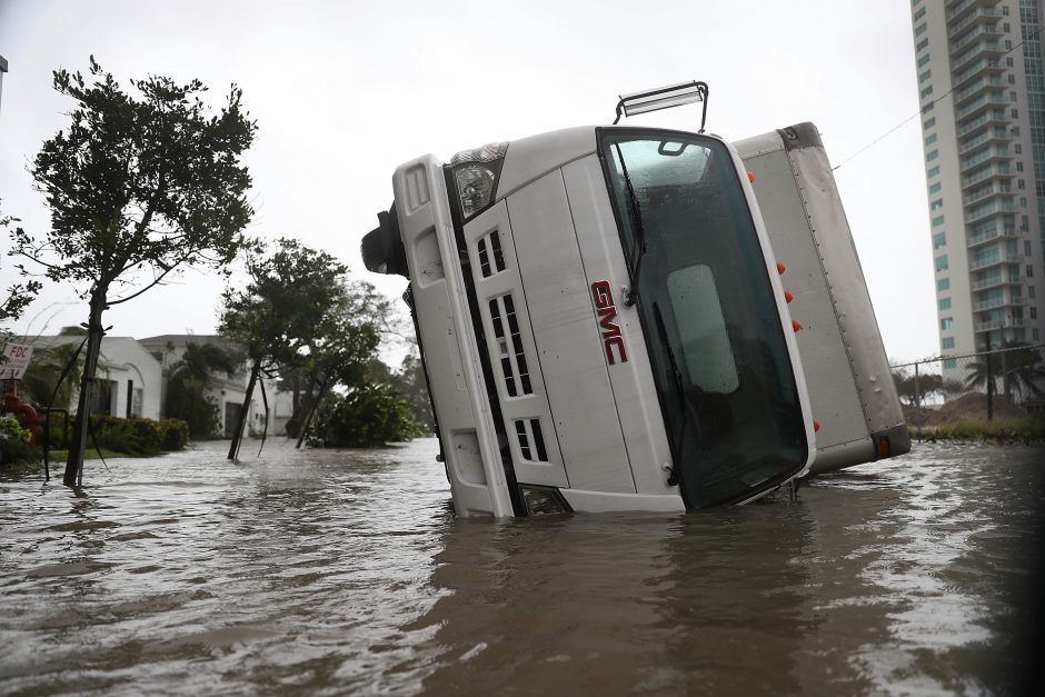 Nusilpęs uraganas „Irma“ Floridoje padarė didžiulių nuostolių