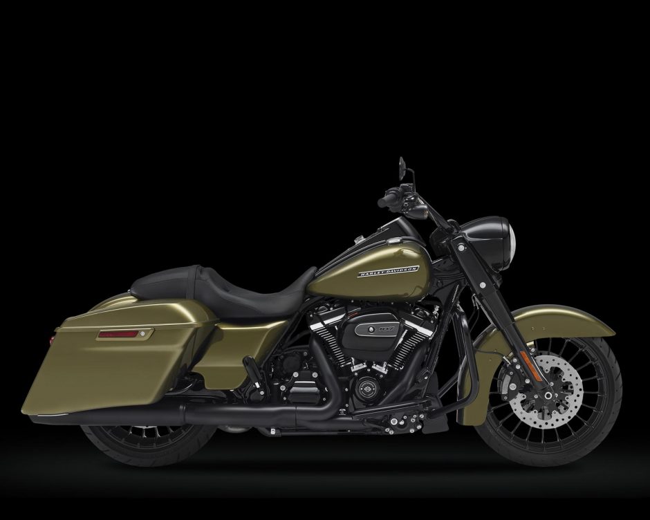 „Harley-Davidson“ pristato tamsųjį „Road King Special“ motociklą