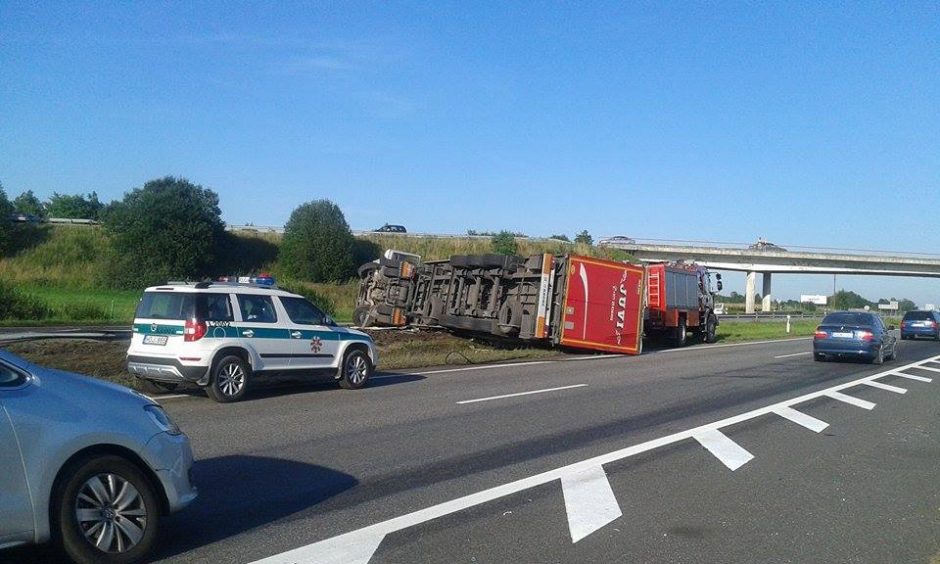 Autostradoje įvykusioje avarijoje – sužeisti keturi žmonės