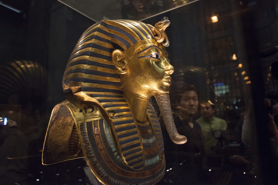 Egipto muziejus pripažino: Tutanchamono kaukės barzda nulūžo ir buvo vėl priklijuota