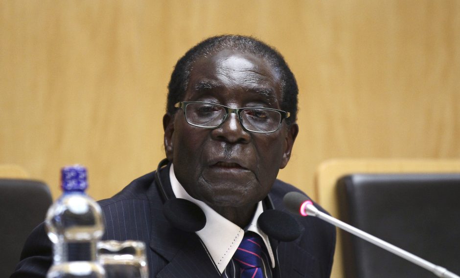 R. Mugabe antradienio rytui šaukia kabineto susirinkimą