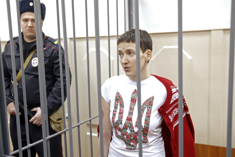 Ukrainos parlamentas ragina lakūnę N. Savčenko nutraukti bado streiką
