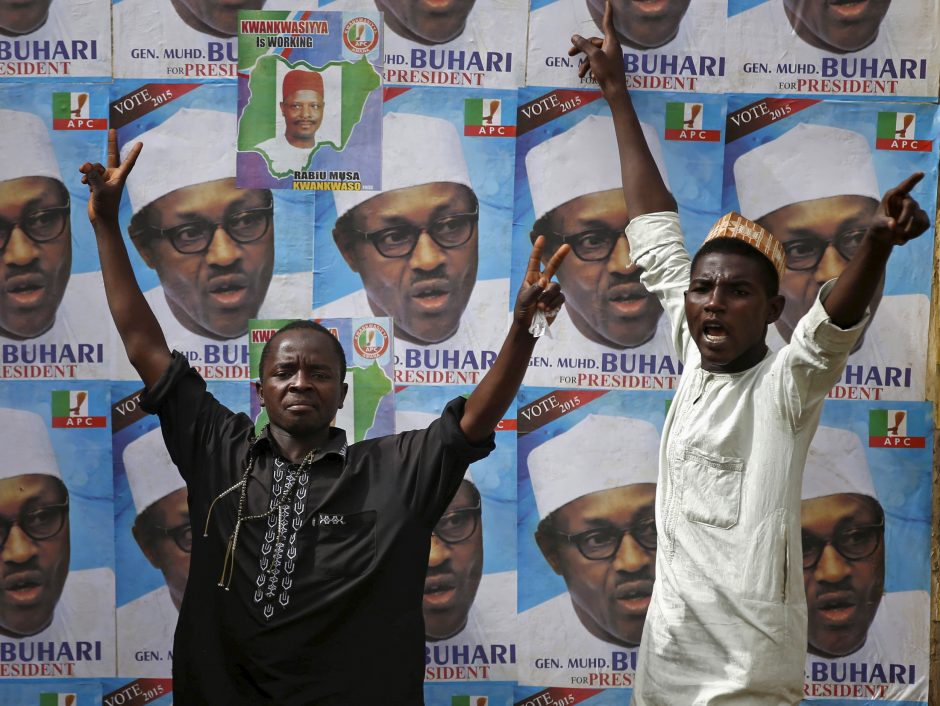 Nigerijoje per istorinį balsavimą prezidentu išrinktas M. Buhari