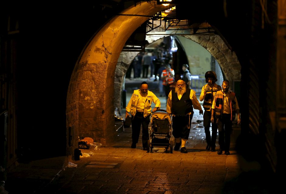 Jeruzalėje palestinietis nužudė du izraeliečius, sužeidė vaiką