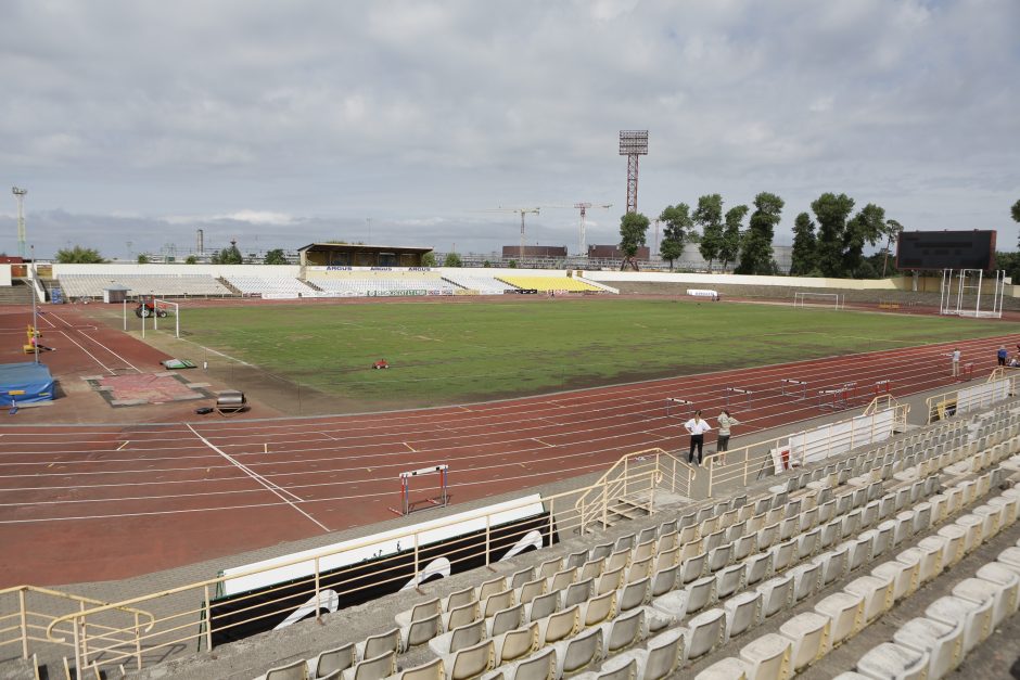 Klaipėdos centrinis stadionas liko be apšvietimo