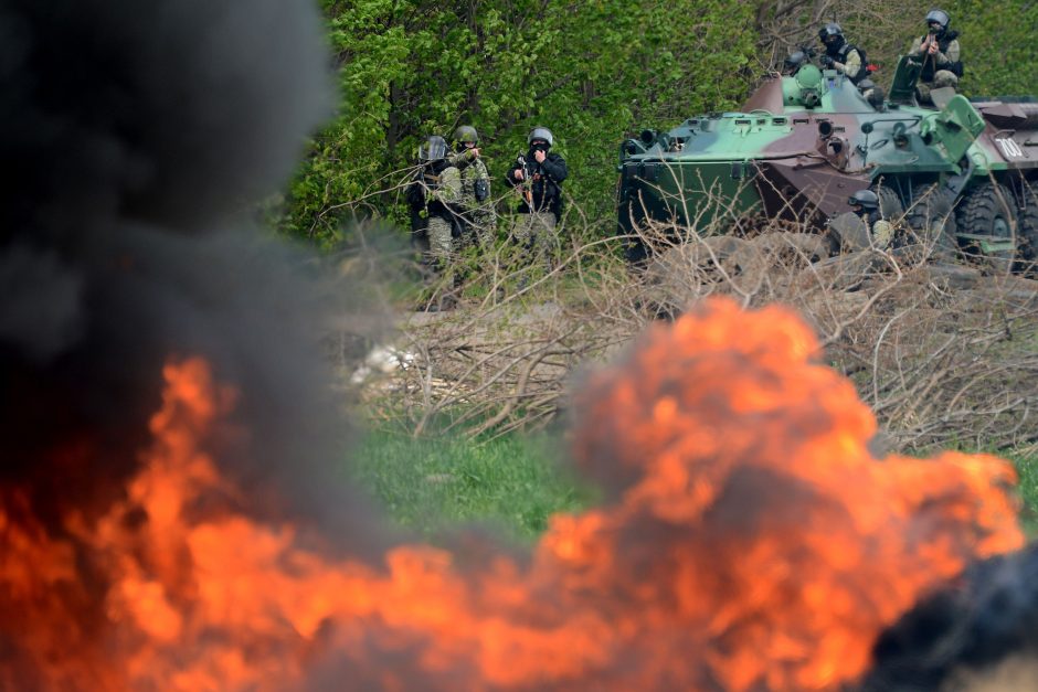 Reaguodama į padėtį Ukrainoje, Rusija pradėjo karines pratybas (pildoma)