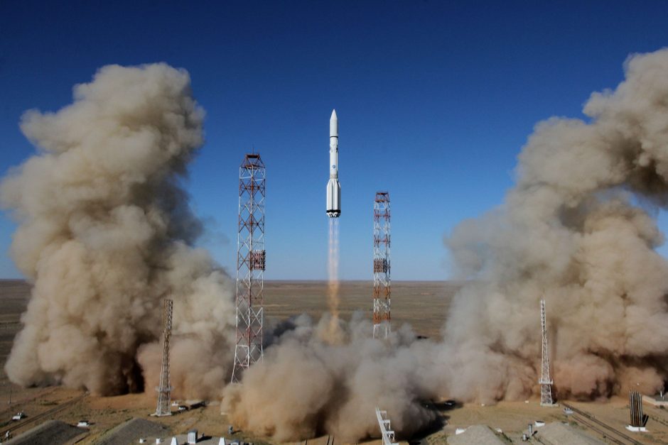 Rusijos raketa „Proton“ į kosmosą iškeltas britų ryšio palydovas