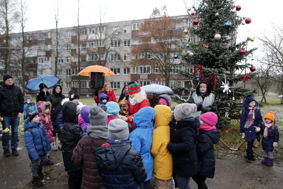 Į klaipėdiečių kiemus atėjo Kalėdų dvasia