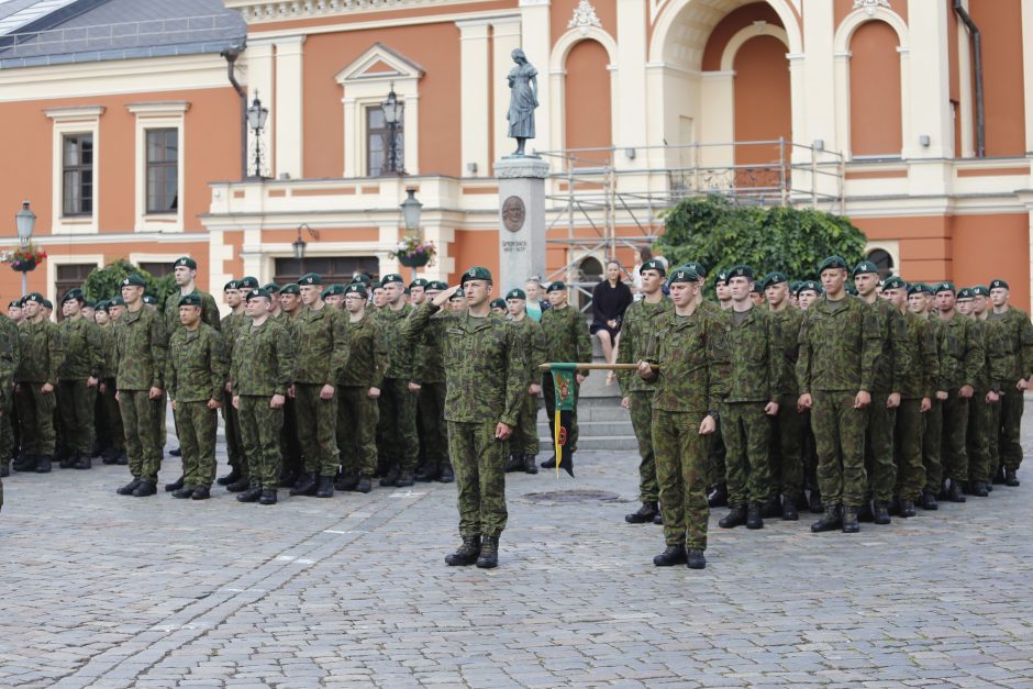 Klaipėdoje – Dragūnų bataliono iškilmės