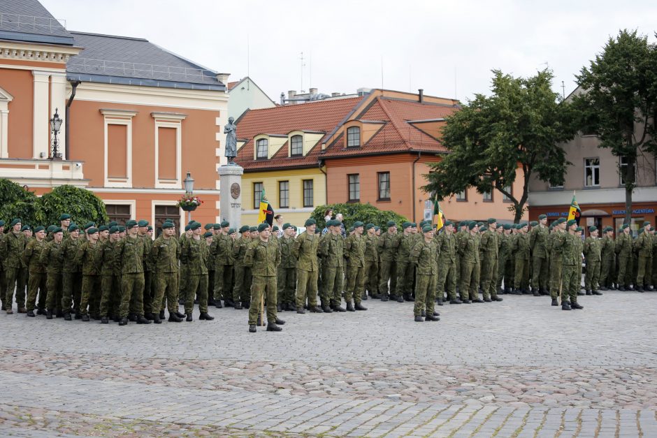 Klaipėdoje – Dragūnų bataliono iškilmės