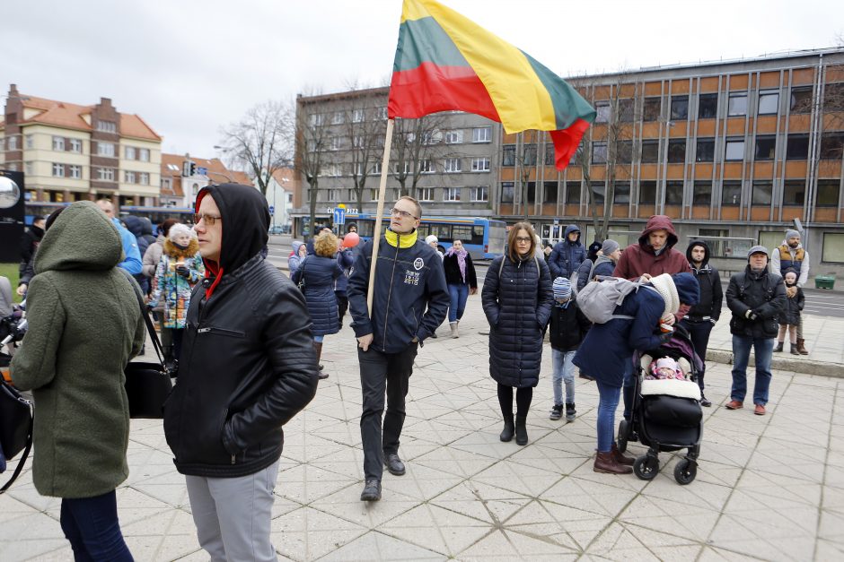Klaipėdiečių protestas prieš vaikų paėmimą iš šeimų