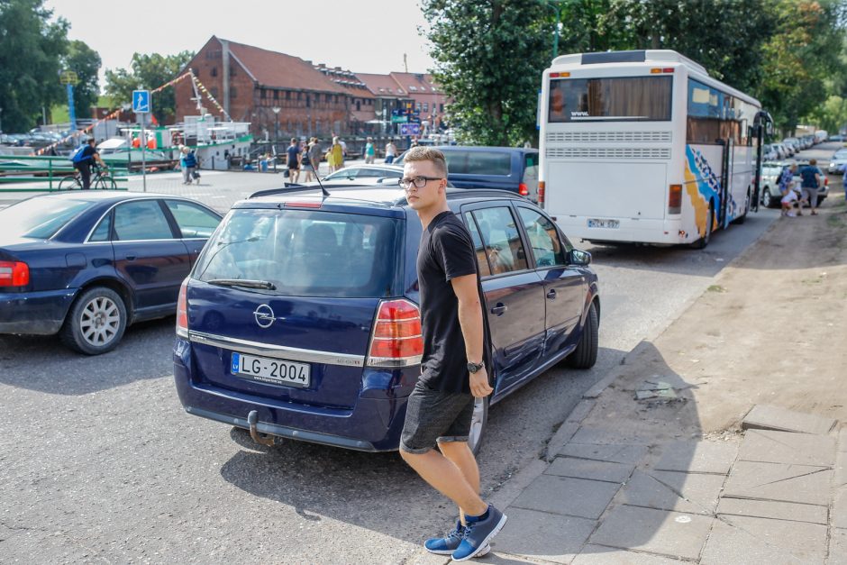 Šiauriniame rage nesėkmingai automobiliu manevravęs latvis atsakomybės neišvengs