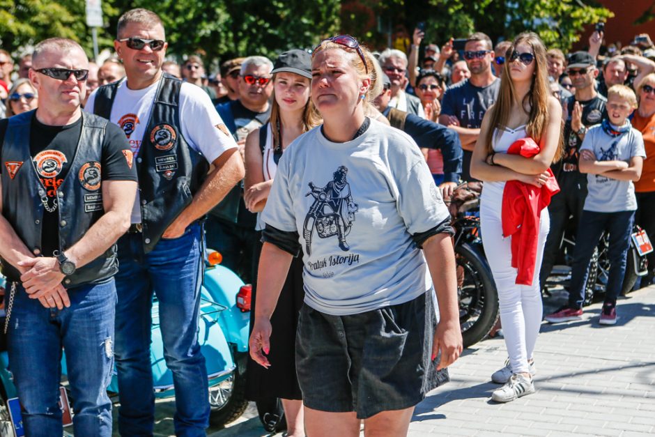 Atidengtas istorinis paminklas simbolizuos laisvę ir dovanos sėkmę